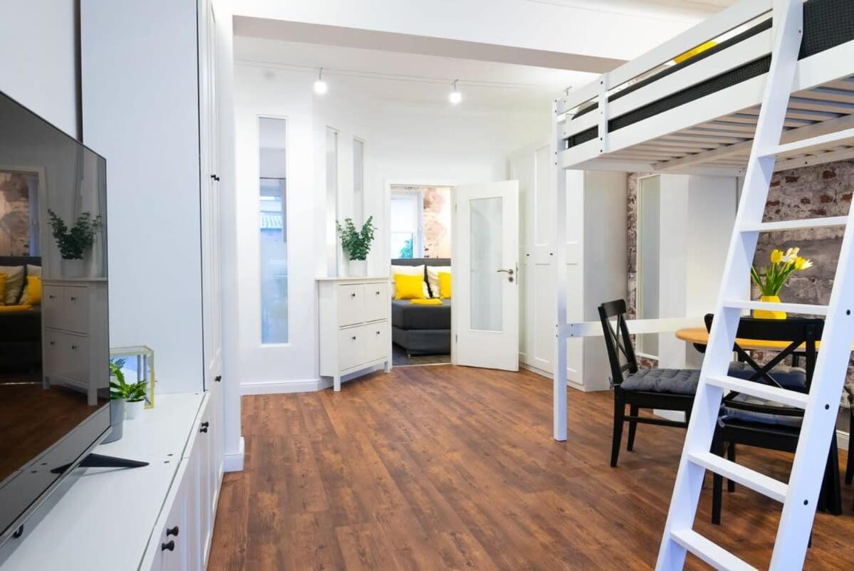 Shabby Chic Apartment In Ideal Location Hamburg Luaran gambar