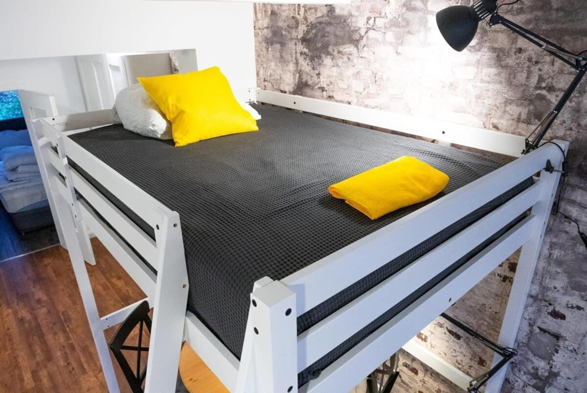 Shabby Chic Apartment In Ideal Location Hamburg Luaran gambar